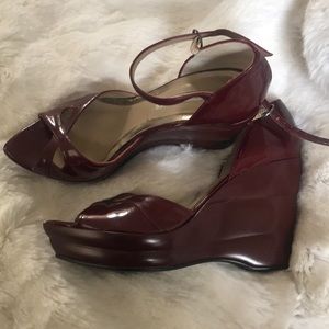 Patent platform peep toe wedges